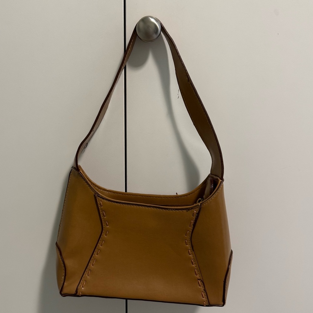 Small Elegant Tan Shoulder Bag